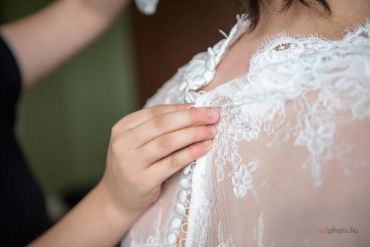 Ankleiden der Braut